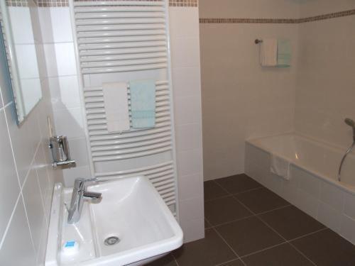Well'In Hotel Wellin Bagian luar foto